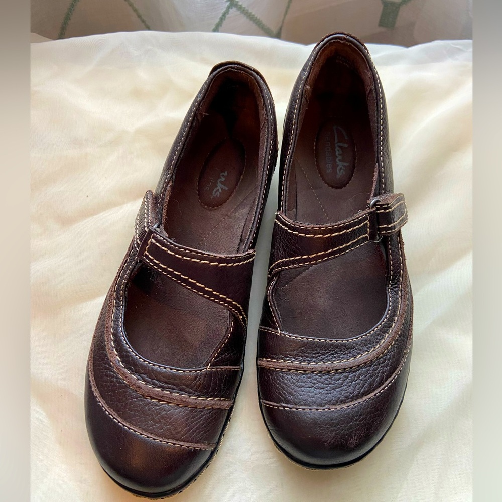 Clarks bendables Women’s Mary Jane shoes size 6